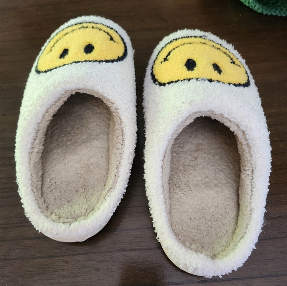 Smiley Face Slippers - Picture 3 of 5